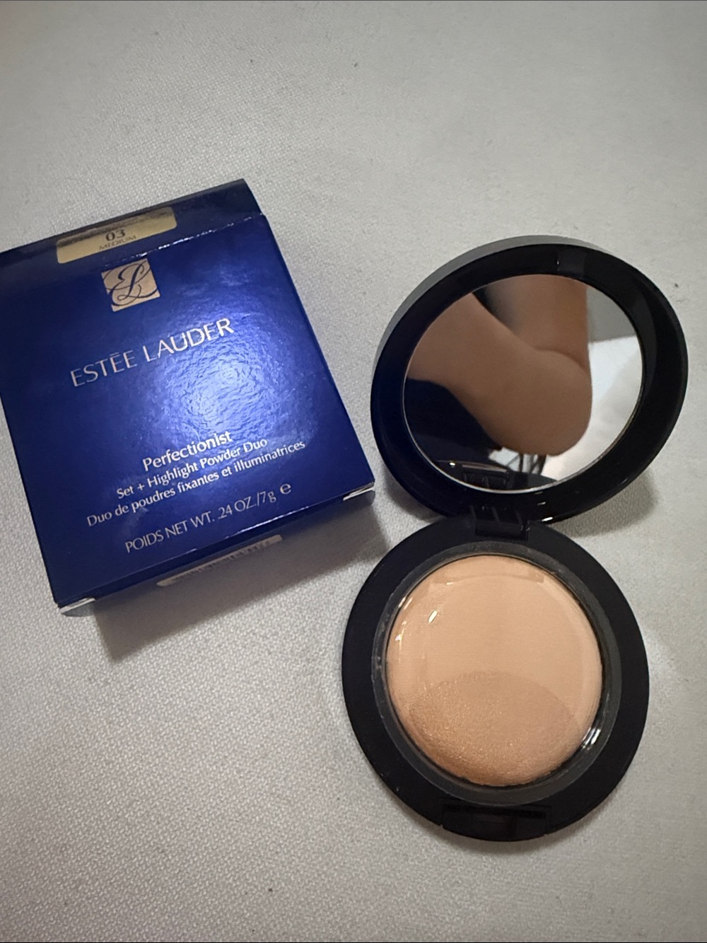 Estee Lauder Perfectionist Highlighter & Setting Powder - medium
